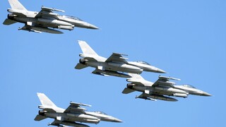 Ďalšia krajina, ktorá daruje bojové lietadlá. Nórsko pošle Ukrajine stíhačky F-16, uviedla nórska televízia TV2