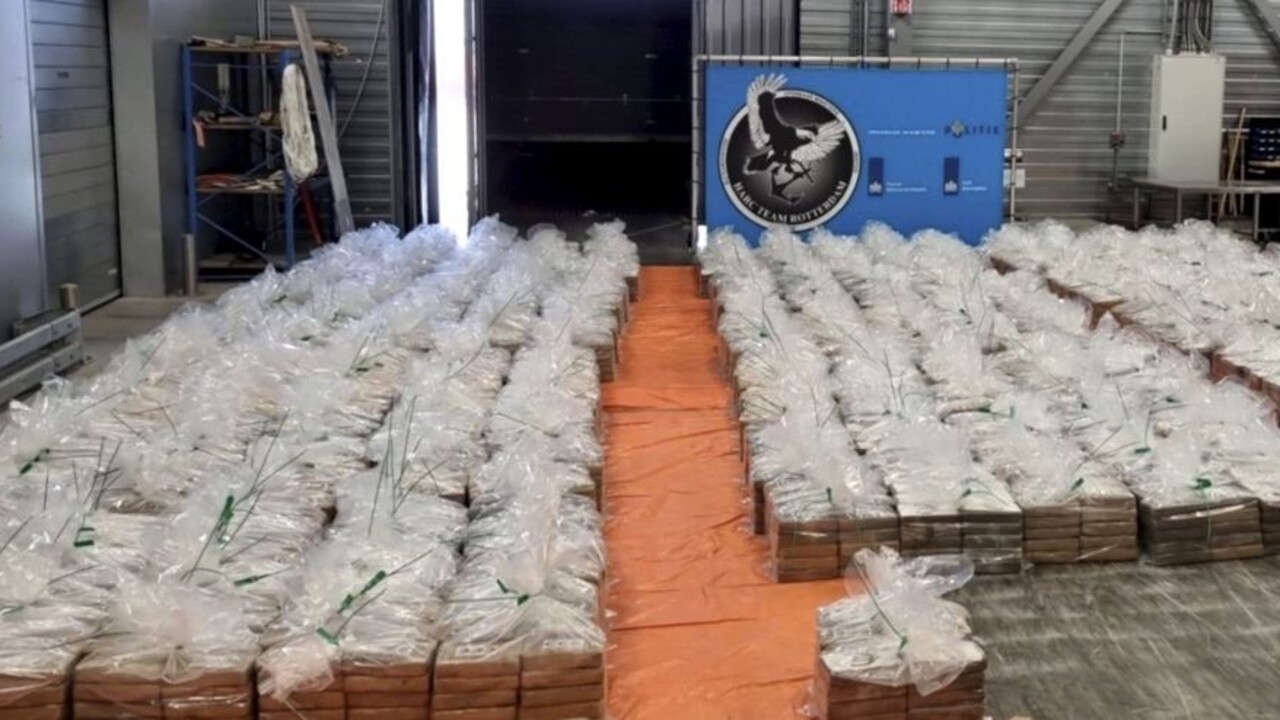 Podlahové dosky použili ako kamufláž. Poľskí colníci našli takmer pol tony čistého kokaínu