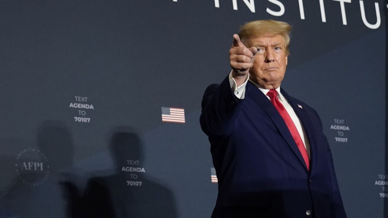 Trump ťaží zo svojich obvinení. Na kampaň vyzbieral už milióny