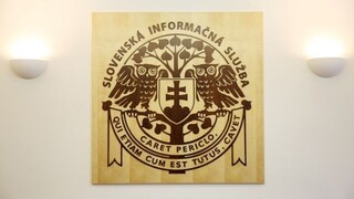 Šimečka: SIS nemá riadiť niekto viazaný na politickú stranu. Podarí sa ju odpolitizovať?