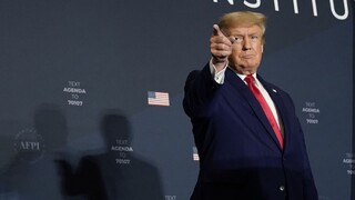 V Spojených štátoch sa konala druhá televízna debata republikánov. Zvíťazil Trump, ktorý tam nebol