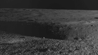 Indická misia potvrdila prítomnosť síry na Mesiaci, našla aj stopy kyslíka