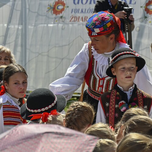 Tance, piesne a stovky folklóristov. Banská Bystrica ožije krojmi