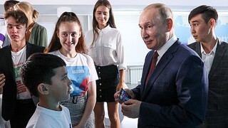 Putinova neohlásená návšteva. Prišiel do obce, kde žili jeho predkovia