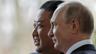 Pomôže KĽDR Rusku? Kim Čong-un sa vo Vladivostoku stretol s Putinom