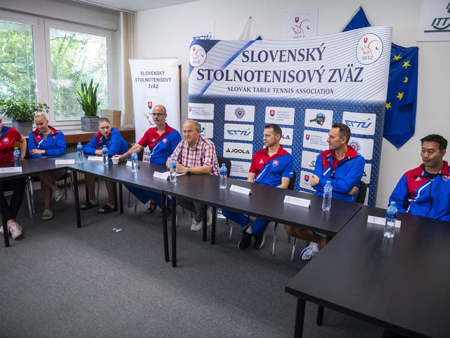 Stolnotenisové tímy mužov a žien postúpili zo skupín na ME. Sú jeden krok od postupu na svetový šampionát