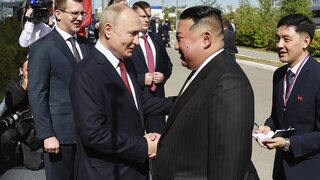 Očakávané stretnutie na Ďalekom východe. Putin sa na ruskom kozmodróme stretol s Kimom