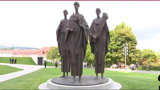 Odhalili súsošie zjednocujúce Slovanov. Požehnal mu štátny sekretár Vatikánu kardinál Pietro Parolin