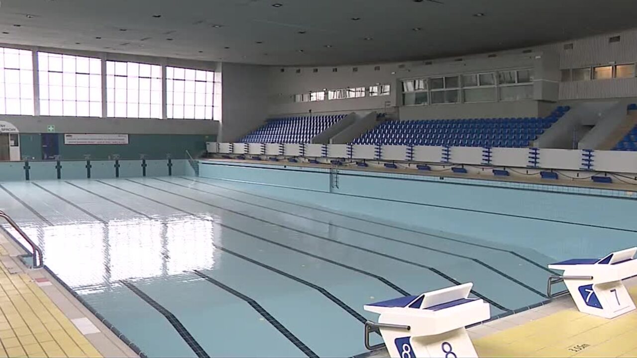 Okrem rekonštrukcie športovej haly na Pasienkoch, začala modernizácia aj plavárne. Bratislava sa tak ocitne bez 50-metrového bazéna