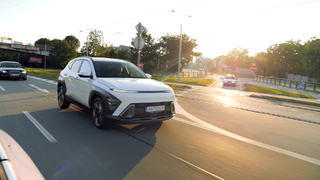 Motoring: Ktorý Hyundai Kona? Trojvalec s turbom alebo hybrid? A aký je nový elektrický Peugeot 3008?  