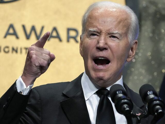 Vláde USA a federálnym úradom hrozí paralýza. Biden viní skupinu republikánov