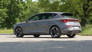 Motoring: Aká je nová Honda CR-V s plug in hybridom, čo ukázal test Cupry Leon s 1,5 l TSI a aké sú prednosti novej autopožičovne Škodovky?  