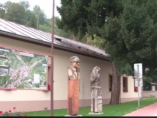 V Tajove volili s úsmevom. Akú zaújimavosť skrýva volebná miestnosť?