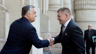 Hádajte, kto je späť! Ficovi gratuloval aj Orbán, teší sa na spoluprácu s vlastencom