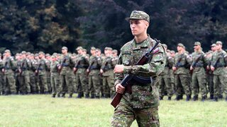 Ministerstvo obrany je nespokojné. Do aktívnych záloh sa prihlásilo málo záujemcov