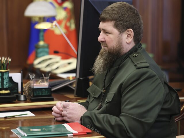 Čečenský vodca Kadyrov pohrozil "krvnou pomstou" ruským zákonodarcom. Vraj si chceli objednať jeho vraždu