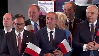 Poľské voľby sa blížia. Jedna z kandidujúcich strán chce zastaviť "ukrajinizáciu" krajiny