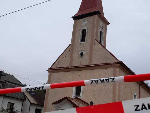 Zemetrasením poškodené kostoly v Jankovciach a Nižnej Sitnici zbúrajú