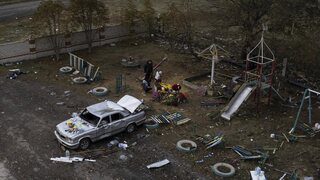 Tragédia v dedine Hroza: Počet obetí stúpa, prstvy v útoku majú aj miestni obyvatelia, tvrdí Ukrajina