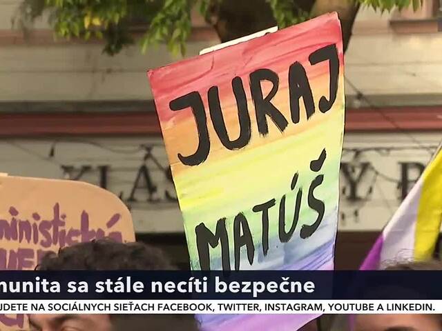 Rok po teroristickom útoku sa LGBTI+ komunita na Slovensku necíti bezpečnejšie. Parlament ani vláda pre nich vraj neurobili nič
