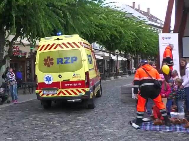 Pri záchrane života sú dôležité sekundy. Záchranári z Trenčianskeho a Žilinského kraja jazdia na špičkových sanitkách