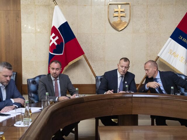 Kollár sa stretol s lídrami politických strán. Dohodli sa na termíne ustanovujúcej schôdze, vtedy chcú aj vymenovanie novej vlády