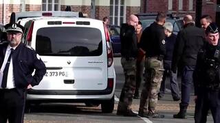 Náš rezort zahraničia odporúča zvýšiť ostražitosť. Vo Francúzsku opakovane nahlásili bomby