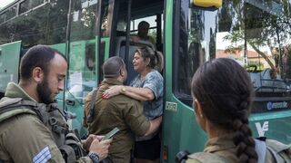 Izrael evakuuje ďalšie obce pri hraniciach s Libanonom. Prevezie ich do penziónov, ktoré platí štát 