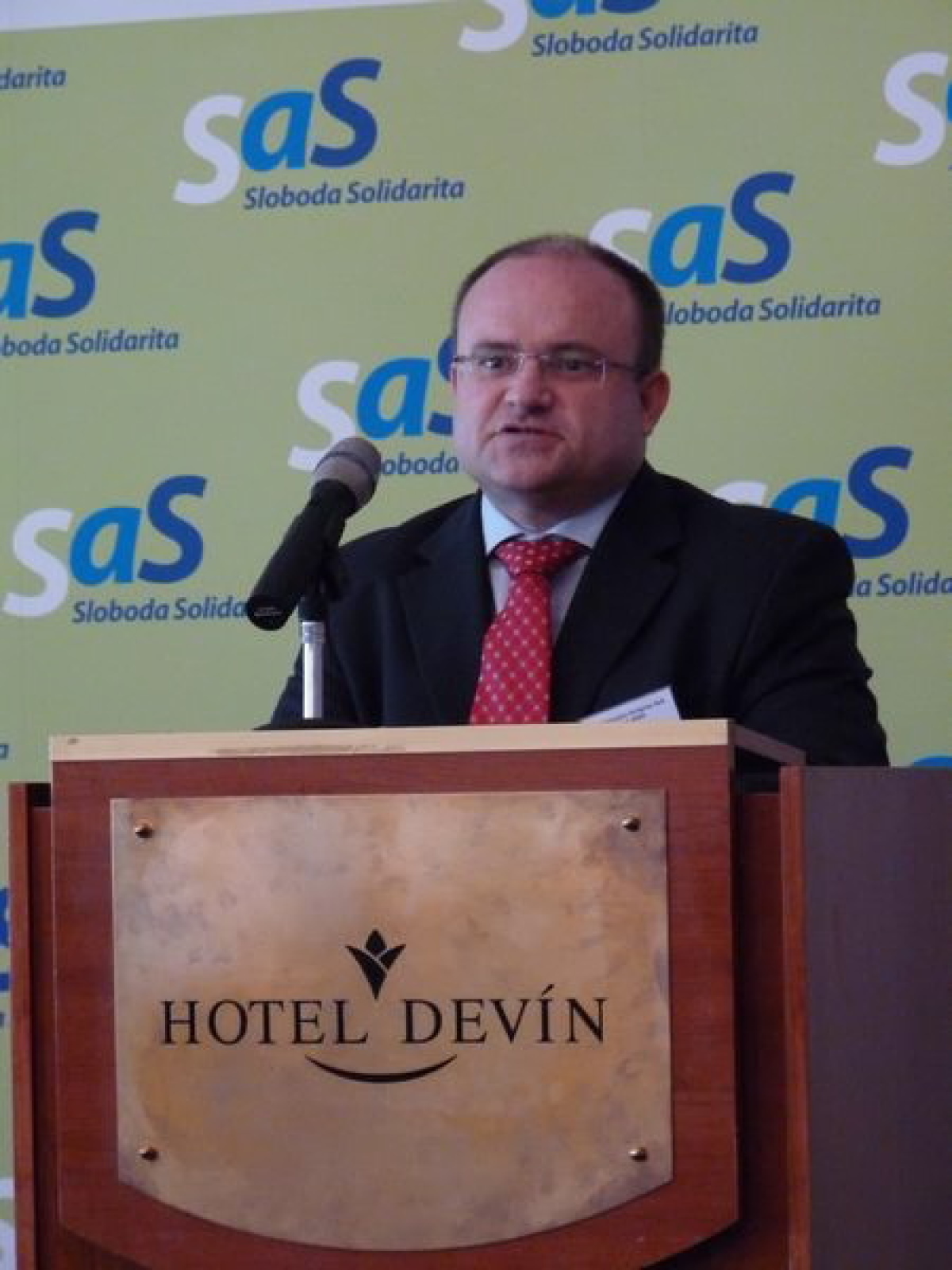 Jozef Mihál na zakladajúcom kongrese strany SaS