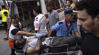 Prví zranení Palestínčania dorazili do Egypta. Priechodom Rafah majú prejsť aj pracovníci medzinárodných organizácií