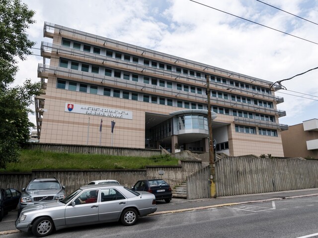 Na ministerstve zdravotníctva zasahovala NAKA. Prípad súvisí s čerpaním peňazí z plánu obnovy