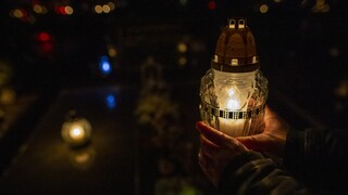 Pripomíname si Sviatok všetkých svätých. Aká je aktuálna situácia na cintorínoch?