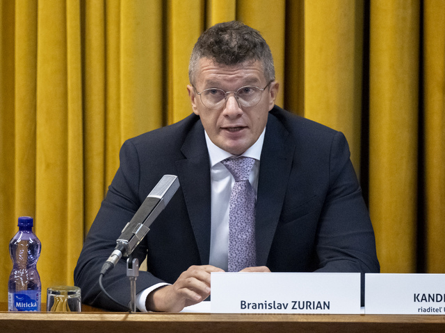 Čistky pokračujú. Šéf policajnej inšpekcie Zurian prepustil deviatich policajtov 