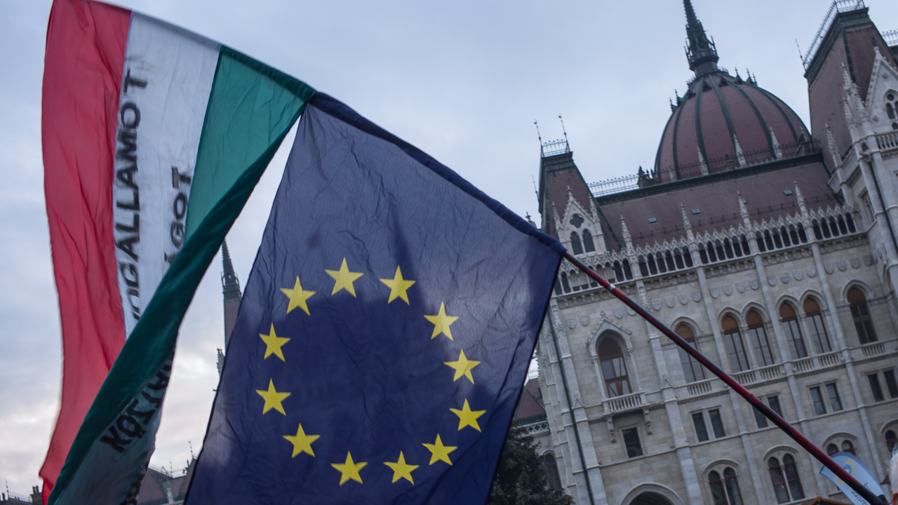 Madarsko_ucitelia_protest