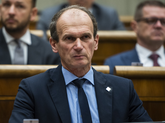 Kuffa chce iniciovať, aby za kráľa Slovenska vymenovali Ježiša. KBS sa od týchto slov dištancuje 