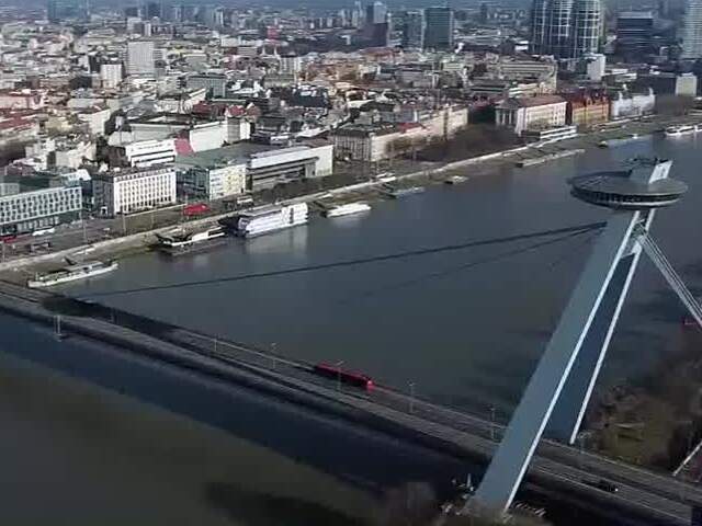 Svetový záväzok chrániť práva detí. Budovy sa rozsvietia namodro