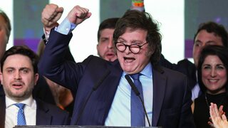 V  Argentíne vyhral pravicový populista Milei, nový prezident sľubuje koniec úpadku