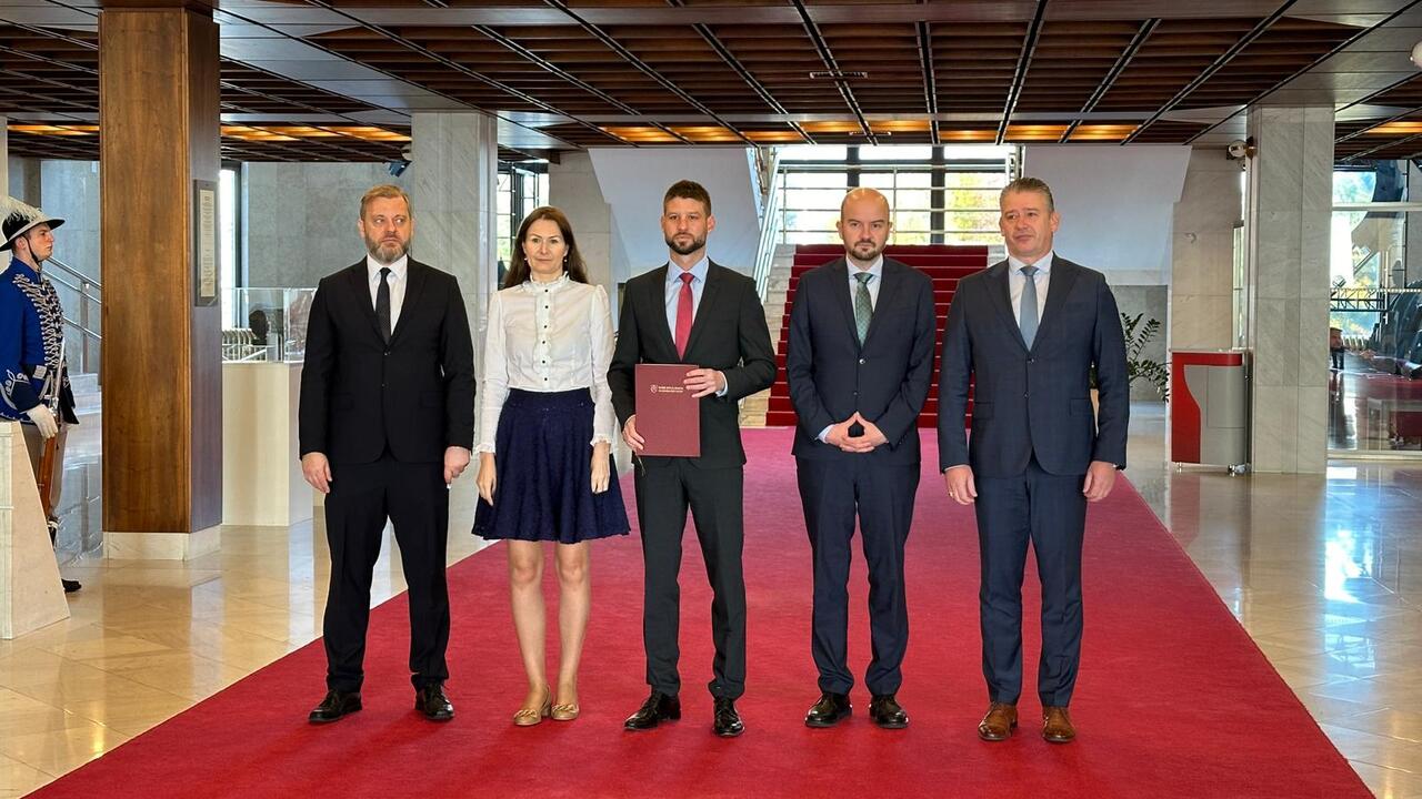 mimoriadny-pr-spevok-pre-d-chodcov-smeruje-do-druh-ho-tania-opoz-cia