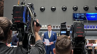 Jaurová prirovnala Ficov program k Mečiarovmu z 1994. Mažgút: S Bruselom sme ako v manželskom zväzku 