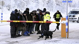 Fínsko zatvára hranice s Ruskom. Otvorený ostane iba jeden jediný priechod
