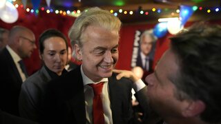 Parlamentné voľby v Holandsku skončili. Podľa prvých výsledkov zvíťazila krajne pravicová strana