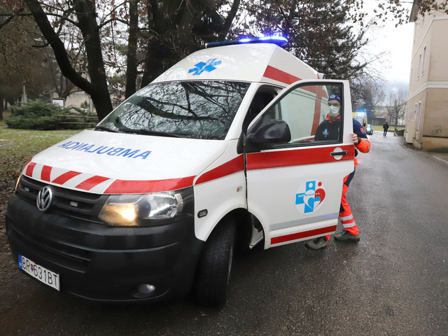 Tender na záchranky vyvolal ostré reakcie. O víťazovi bolo vopred rozhodnuté, tvrdí opozícia. Agel reaguje