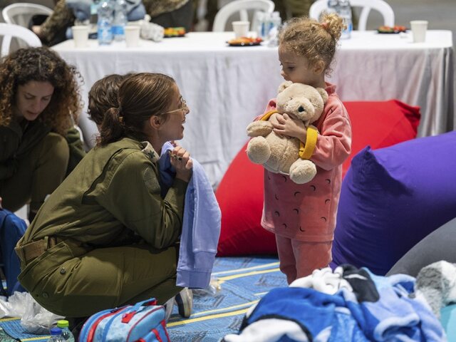 Trauma izraelských detí. Po návrate zo zajatia dievčatko kričalo príkazy v arabčine, doktori nikdy nevideli toľko vší