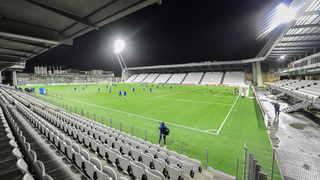 Mal to byť ťahák kola a je z toho tenisový kanár. Podbrezová prehrala 0:6