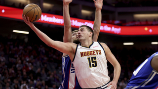 NBA: Šampióni z Denveru prehrali, nestačil ani triple double od Jokiča 