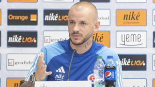 Kapitán belasých Weiss sa vráti až v novom roku, stále ho trápia problémy s  achilovkou