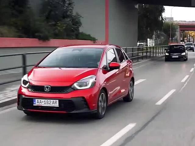 Motoring: Kubický dizajn pre elektromobil? Malá Honda dospela, je krajšia a výkonnejšia....   