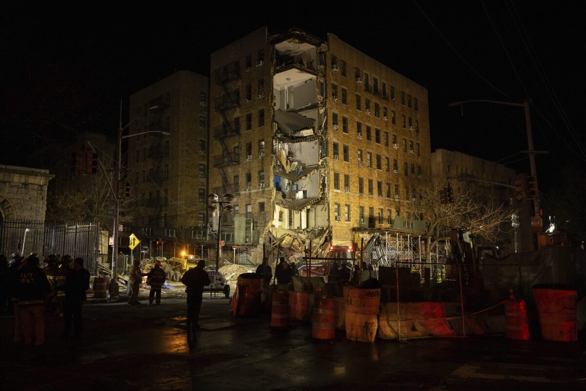 Building_Collapse_Bronx908870.jpg