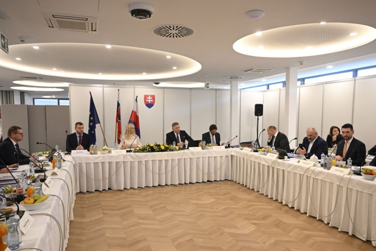 Rokovanie vlády v Trenčíne