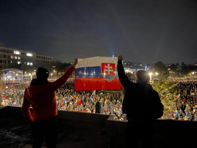FOTO/VIDEO: Konali sa protivládne protesty. Pozrite si dianie v Bratislave, Banskej Bystrici a Košiciach
